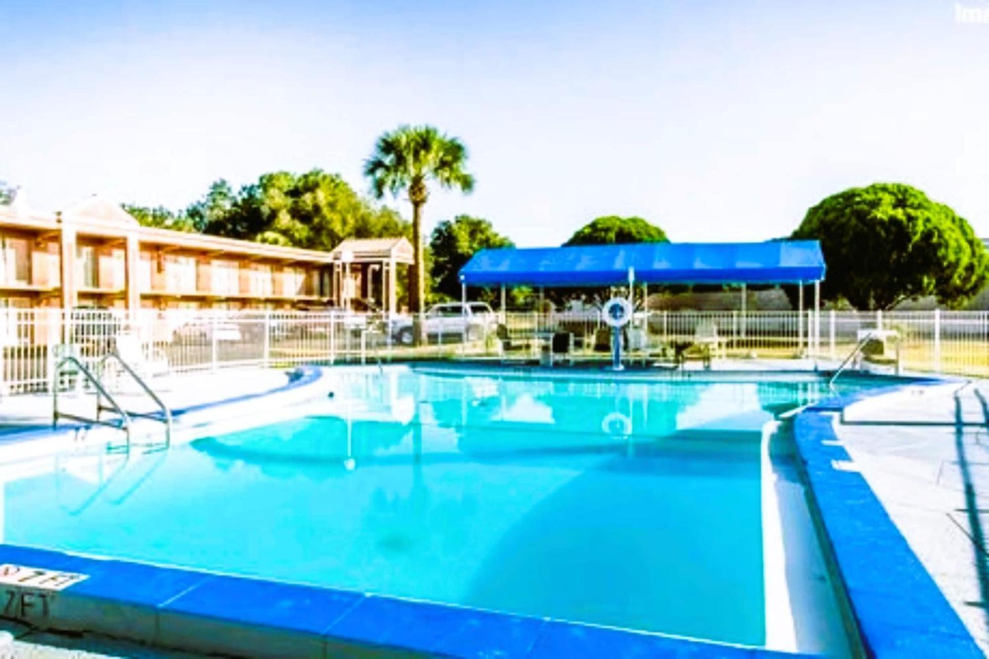 Oyo Hotel Mustang Silver Spring Fl 실버스프링 외부 사진