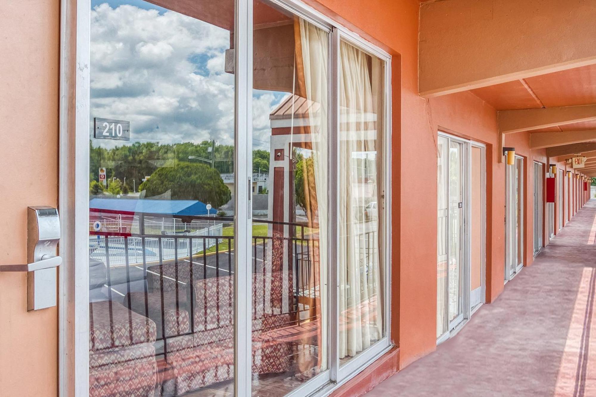 Oyo Hotel Mustang Silver Spring Fl 실버스프링 외부 사진