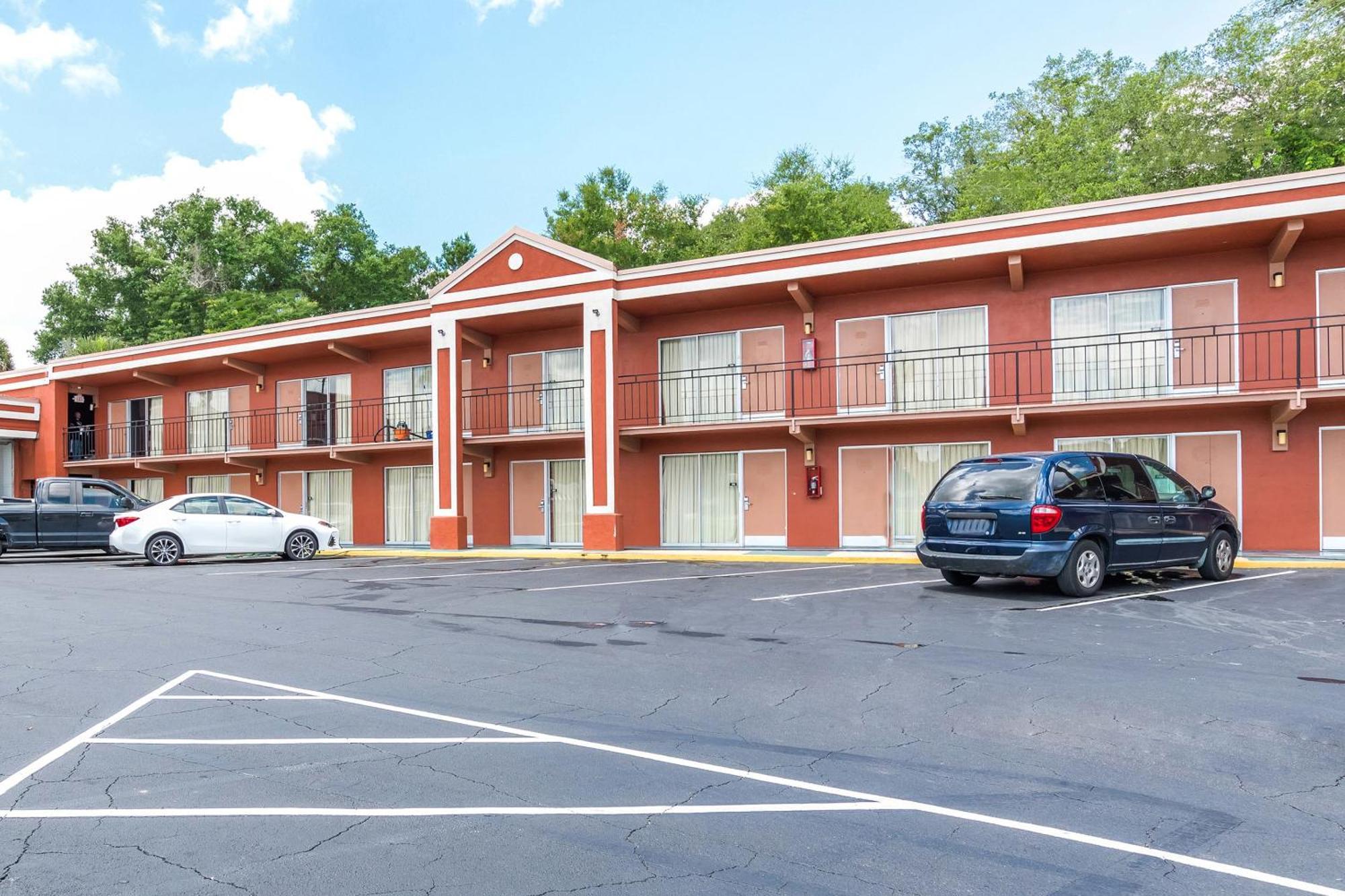 Oyo Hotel Mustang Silver Spring Fl 실버스프링 외부 사진